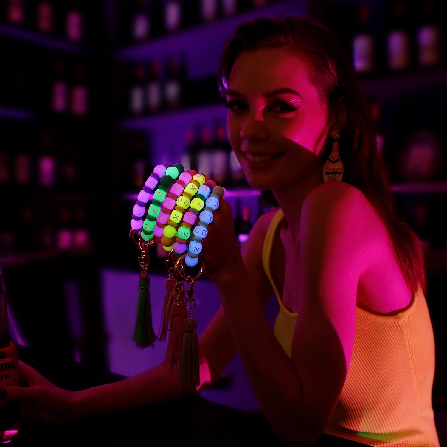 Venta al por mayor PU Muñeca Llavero Color Luminoso